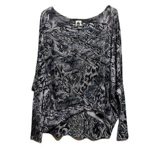 Women’s S- TWELVE, Back Action, Scoop Neck, Long Sleeves, High Low Top, XL